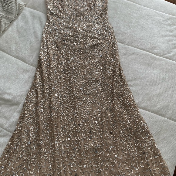 Adrianna Papell scoop back sequin gown in champagne gold - Picture 6 of 12